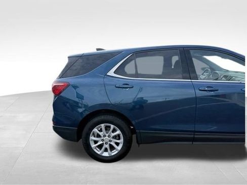 Used 2020 Chevrolet Equinox LT w/ Driver Convenience Package FWD image 4