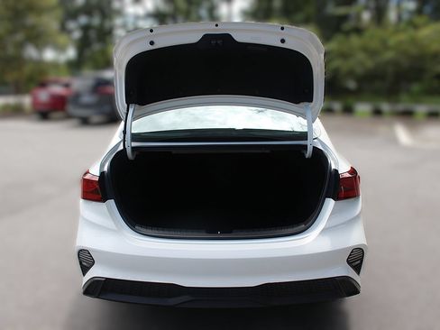 Certified 2024 Kia Forte LX FWD image 8