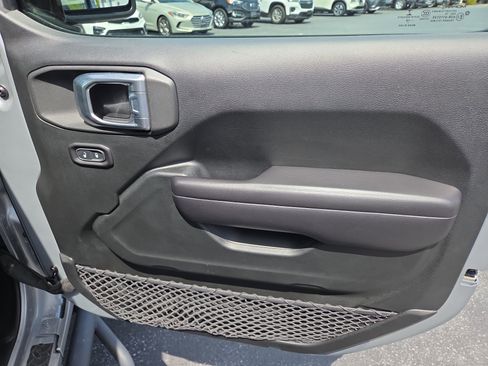 Certified 2018 Jeep Wrangler Unlimited Sport S AWD/4WD image 18