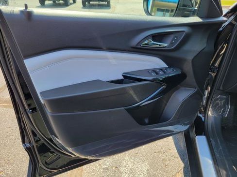 New 2026 Chevrolet Trax LT w/ Sunroof Package FWD image 7