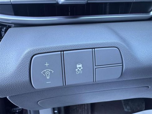 Used 2025 Hyundai Elantra SEL image 20