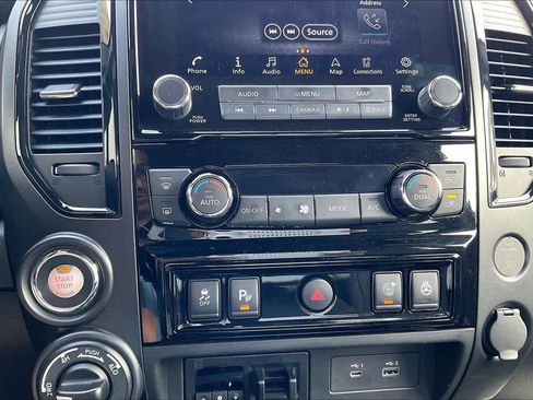 Used 2024 Nissan Titan PRO-4X w/ Pro-4x Convenience Package image 32