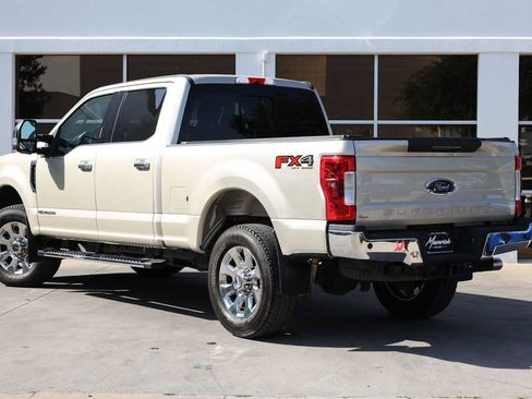 Used 2017 Ford F250 Lariat w/ Lariat Ultimate Package AWD/4WD image 10