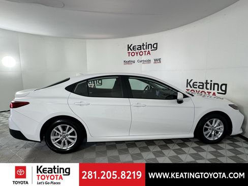 Certified 2025 Toyota Camry LE image 5