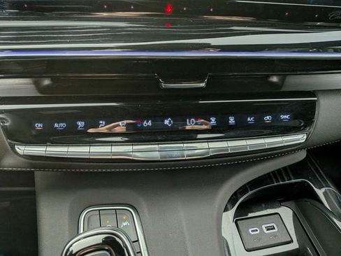 Certified 2024 Cadillac Escalade Sport image 25