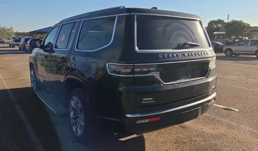 Used 2022 Jeep Grand Wagoneer Series II AWD/4WD image 2