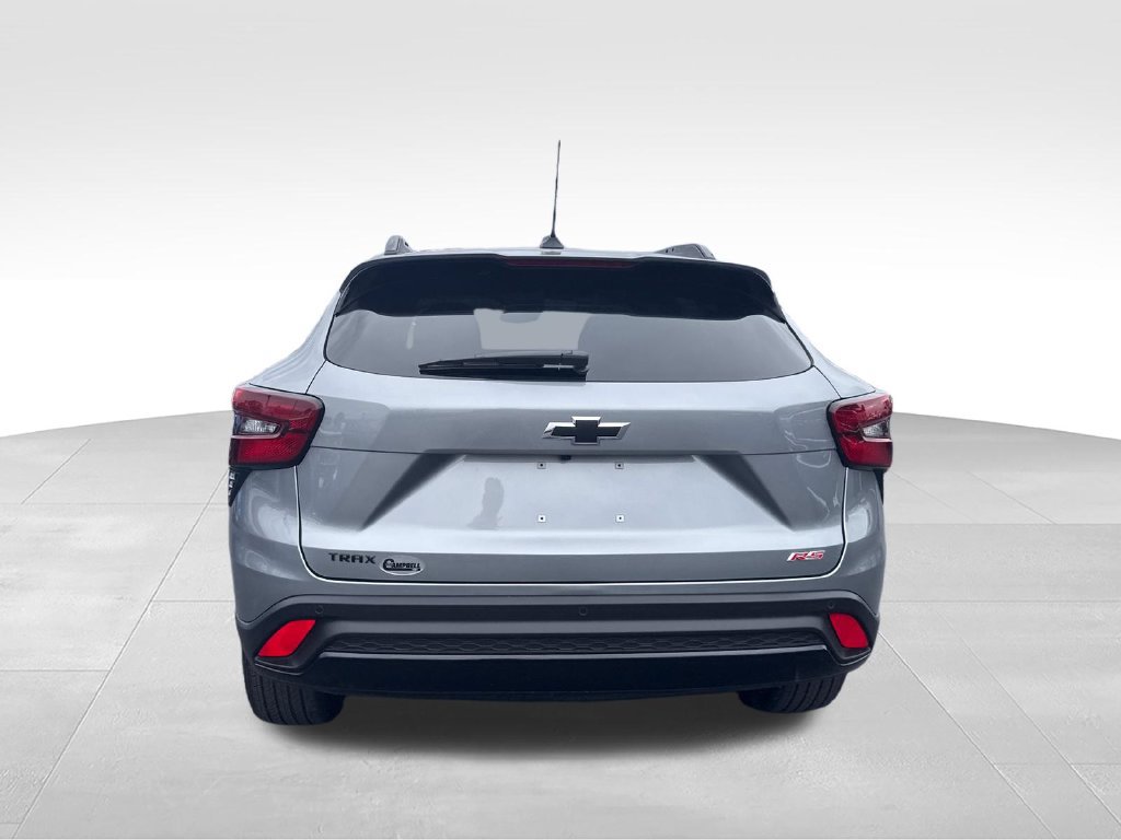 Used 2026 Chevrolet Trax RS w/ Sunroof Package FWD image 4