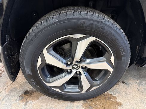 Used 2023 Toyota RAV4 SE w/ Weather & Moonroof Package image 10