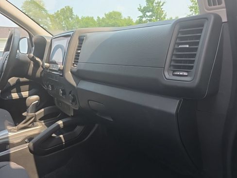 Used 2022 Nissan Frontier S w/ Technology Package AWD/4WD image 21