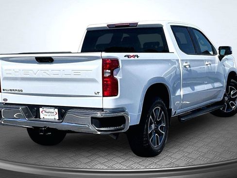 Used 2024 Chevrolet Silverado 1500 LT AWD/4WD image 2