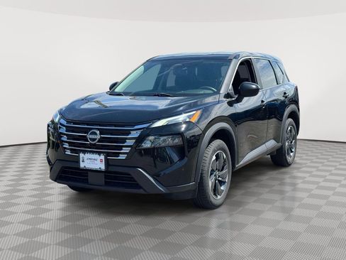 Used 2024 Nissan Rogue SV AWD/4WD image 3
