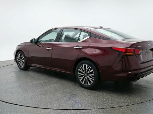 Used 2025 Nissan Altima 2.5 SV image 6