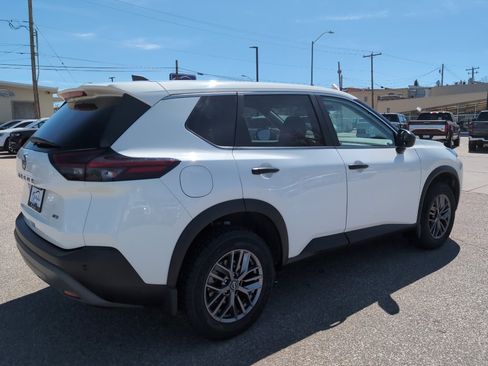 Used 2023 Nissan Rogue S AWD/4WD image 6