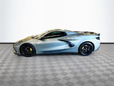 Used 2022 Chevrolet Corvette Stingray Premium Conv w/ Z51 Performance Package RWD image 4