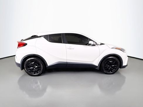 Used 2019 Toyota C-HR LE FWD image 11