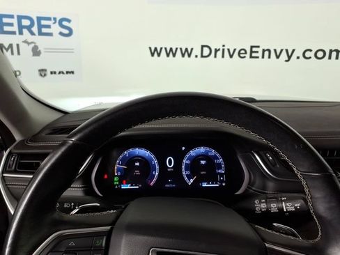 Used 2021 Jeep Grand Cherokee L Limited AWD/4WD image 27