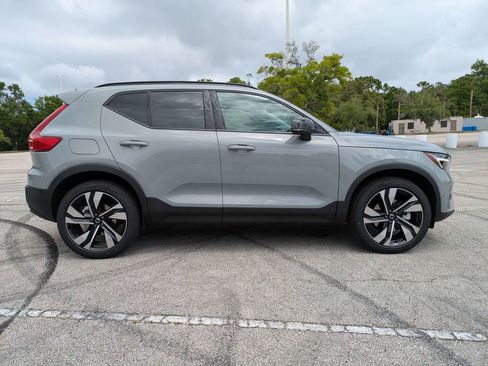 New 2026 Volvo XC40 B5 Plus w/ Climate Package AWD/4WD image 7