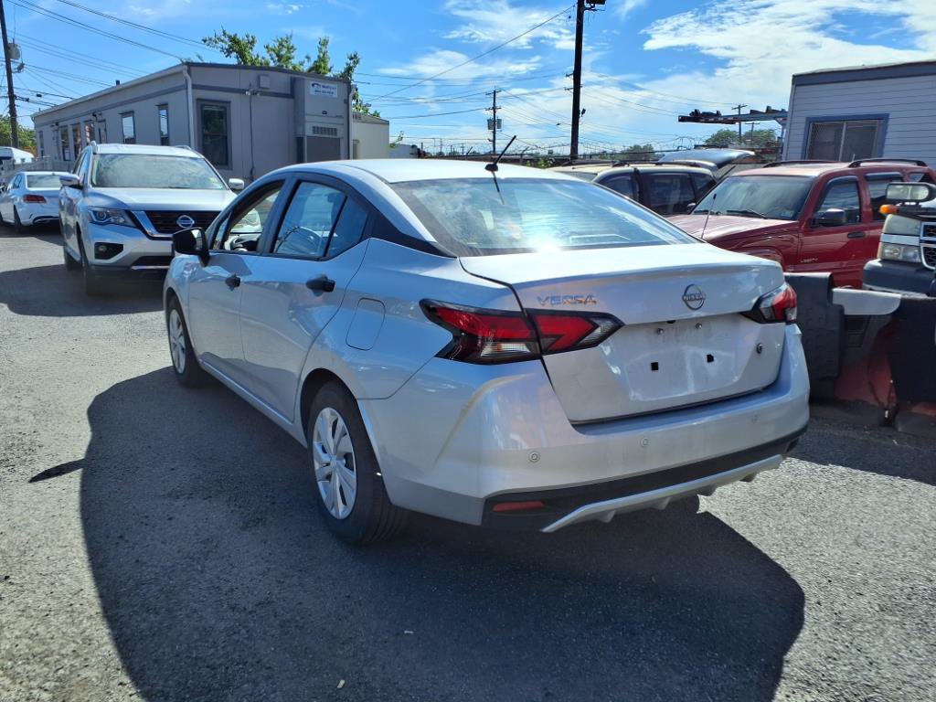 Used 2023 Nissan Versa S FWD image 5