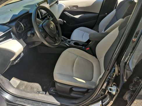 Used 2021 Toyota Corolla LE image 15