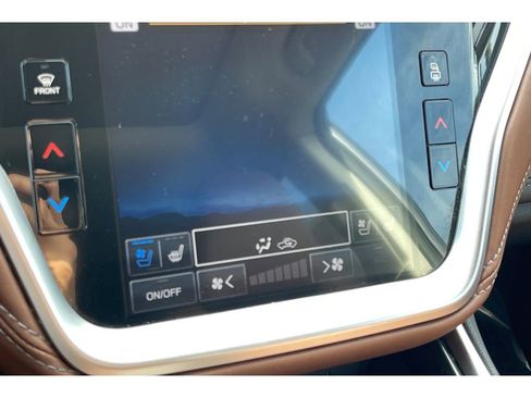 Used 2022 Subaru Outback Touring w/ Popular Package #2 image 27