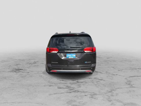 Used 2018 Chrysler Pacifica Limited w/ Advanced Safetytec Group image 7