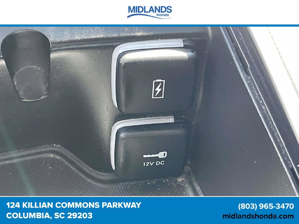 Used 2023 Chrysler Pacifica Limited FWD image 31