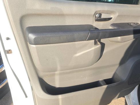 Used 2020 Nissan NV 2500 SV image 9