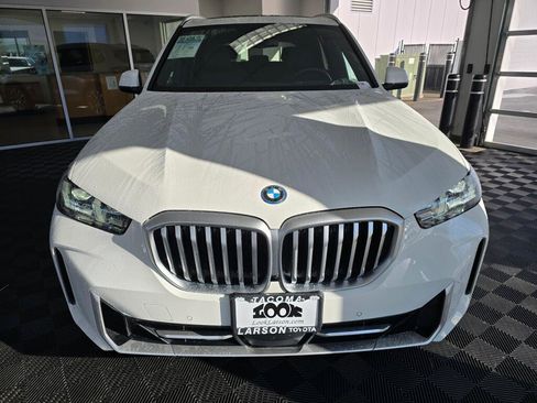 Used 2025 BMW X5 xDrive50e image 8