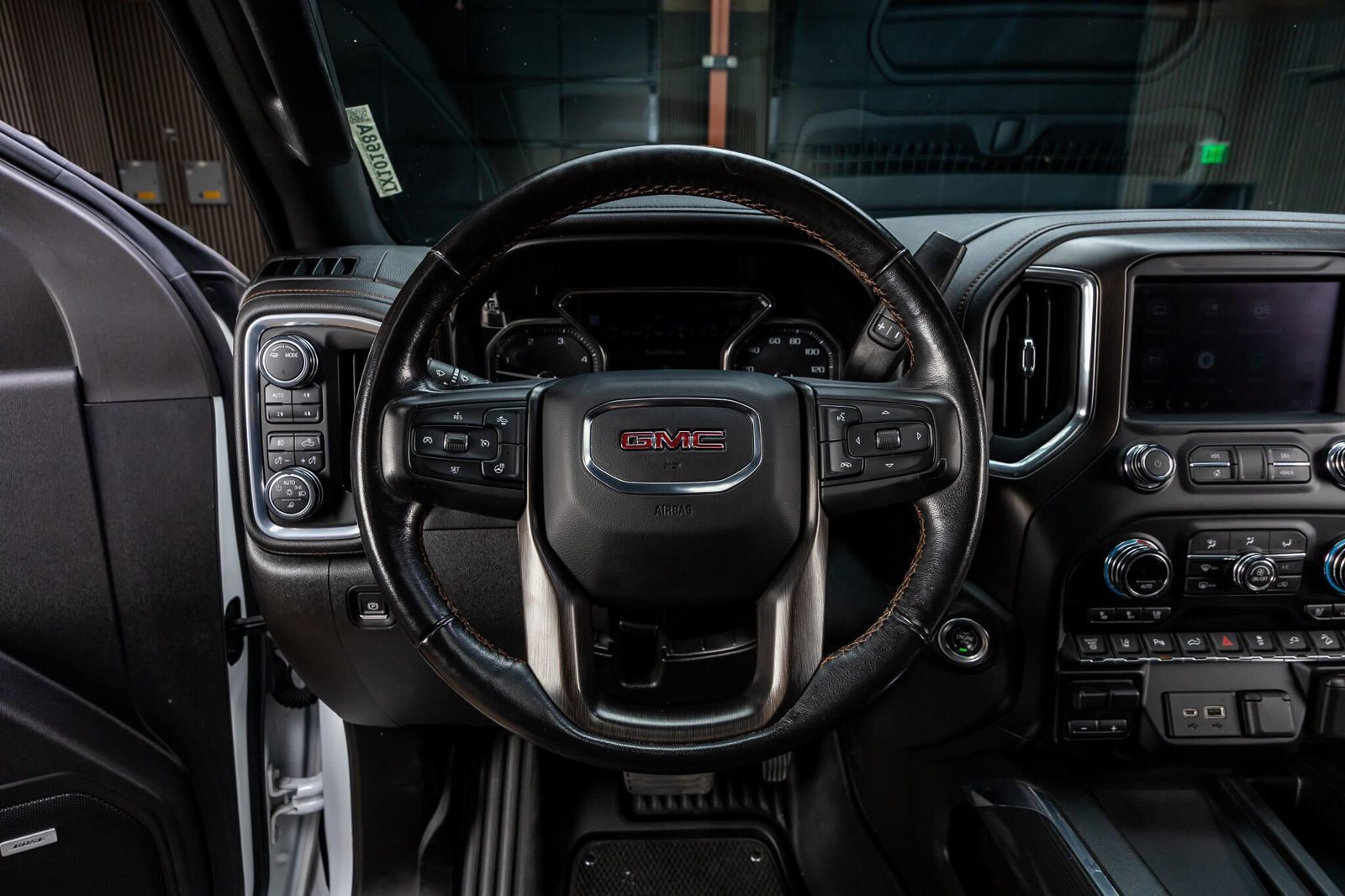 Used 2021 GMC Sierra 2500 AT4 w/ AT4 Premium Plus Package AWD/4WD image 19