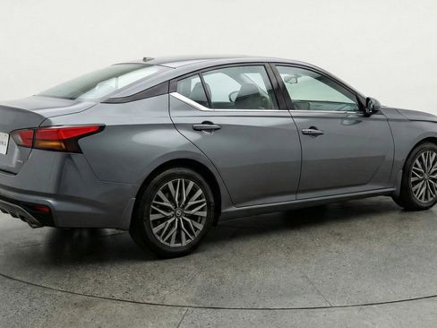 Used 2025 Nissan Altima 2.5 SV image 7