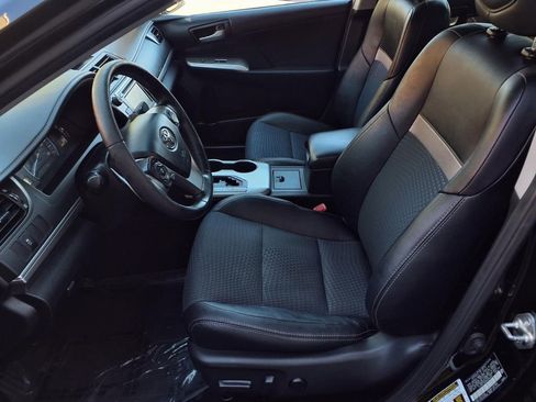 Used 2013 Toyota Camry SE image 15