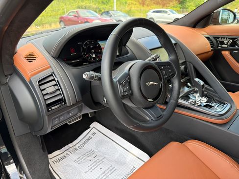 Used 2024 Jaguar F-TYPE Coupe AWD image 17