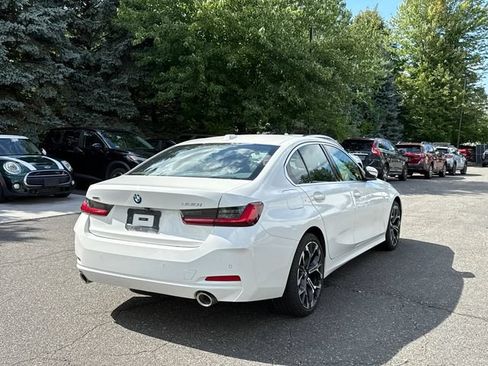 Used 2025 BMW 330i xDrive Sedan w/ Premium Package AWD/4WD image 4