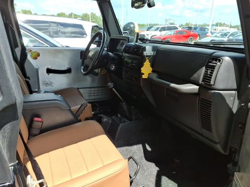 Used 2006 Jeep Wrangler Unlimited Rubicon AWD/4WD image 12