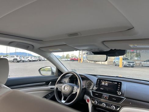 Used 2019 Honda Accord Touring image 13