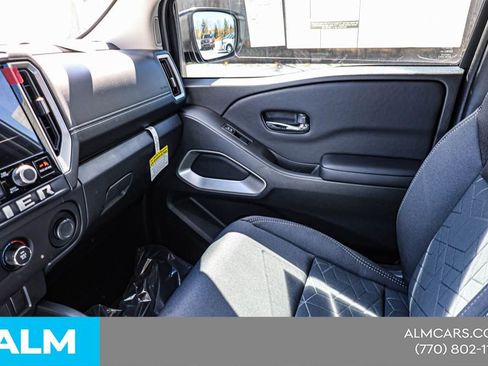 Certified 2025 Nissan Frontier SV RWD image 43