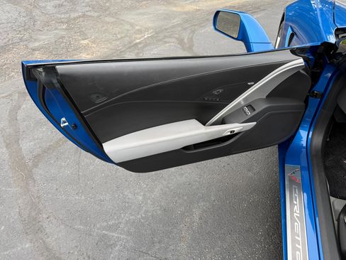 Used 2015 Chevrolet Corvette Stingray Convertible w/ 3LT Preferred Equipment Group RWD image 21