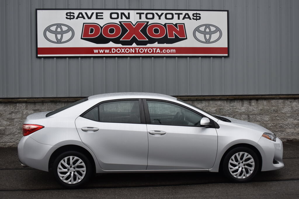 Used 2017 Toyota Corolla LE FWD image 8