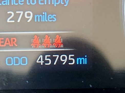 Used 2021 Toyota RAV4 XLE image 21