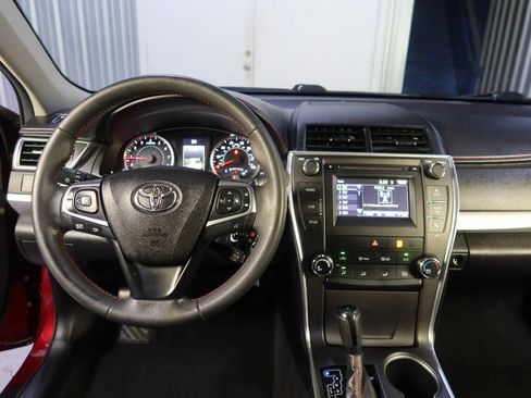 Used 2017 Toyota Camry SE image 20
