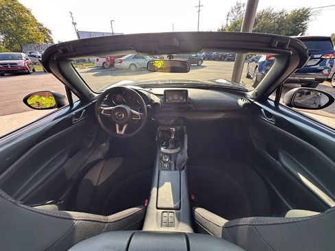 Used 2016 MAZDA MX-5 Miata Club image 13