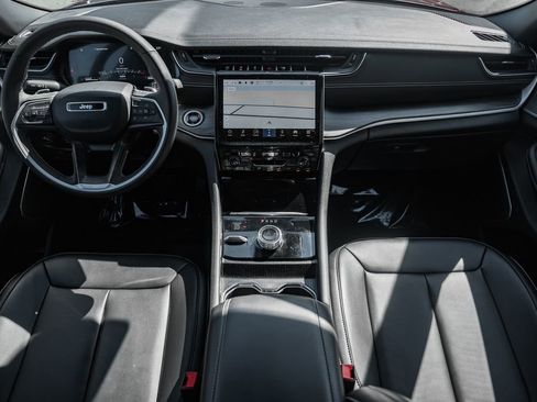 Used 2024 Jeep Grand Cherokee Limited image 21