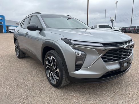 Certified 2024 Chevrolet Trax RS w/ Driver Confidence Package image 7