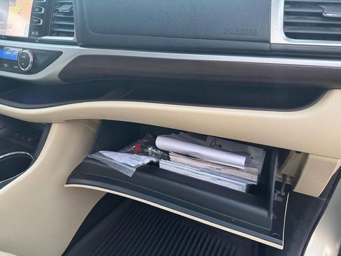 Used 2015 Toyota Highlander Limited Platinum image 46