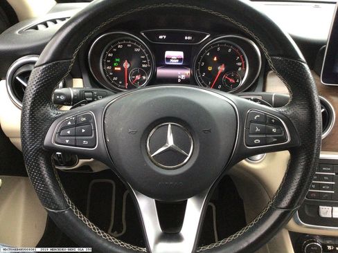 Used 2019 Mercedes-Benz GLA 250 SUV image 12