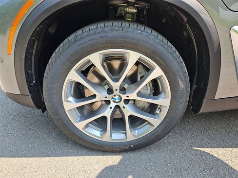New 2026 BMW X5 xDrive50e w/ Premium Package image 28