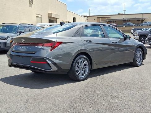 Certified 2024 Hyundai Elantra SEL FWD image 6