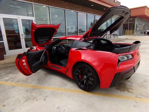 Used 2015 Chevrolet Corvette Z06 w/ 3LZ Preferred Equipment Group RWD image 13