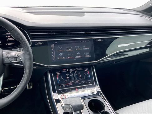 Used 2021 Audi SQ7 Prestige AWD/4WD image 6
