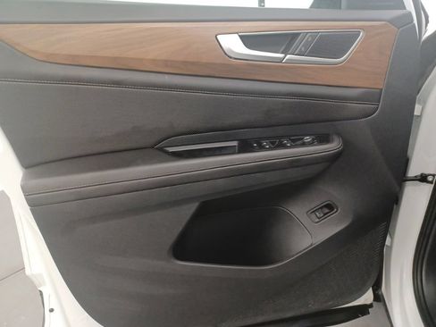 Used 2025 Volkswagen Atlas SE FWD image 15